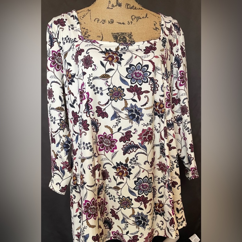 NWOT Lane Bryant women’s long sleeve shirt super soft. Square neckline. 18/20